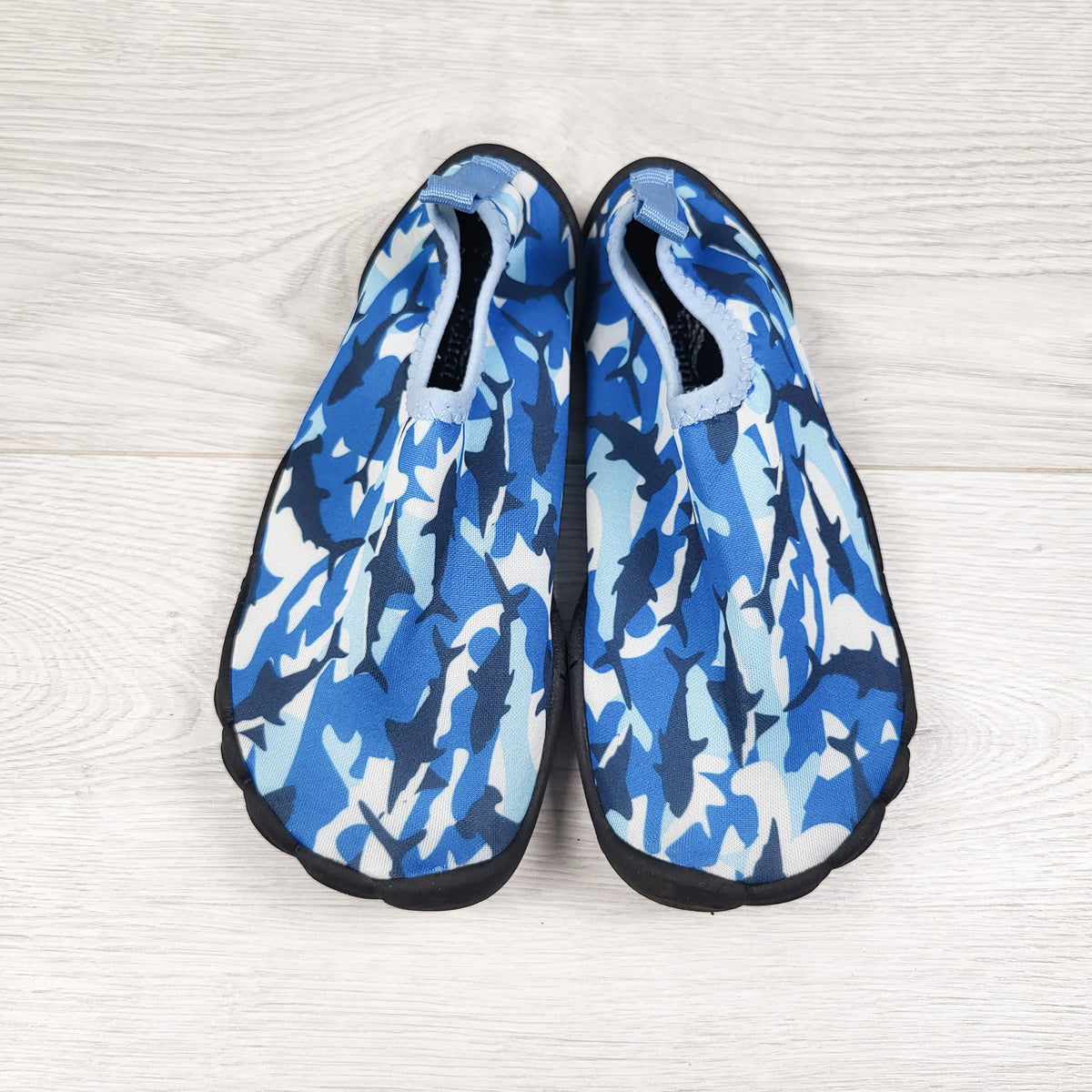 Kuaii blue water / beach shoes with sharks - Size 11.5