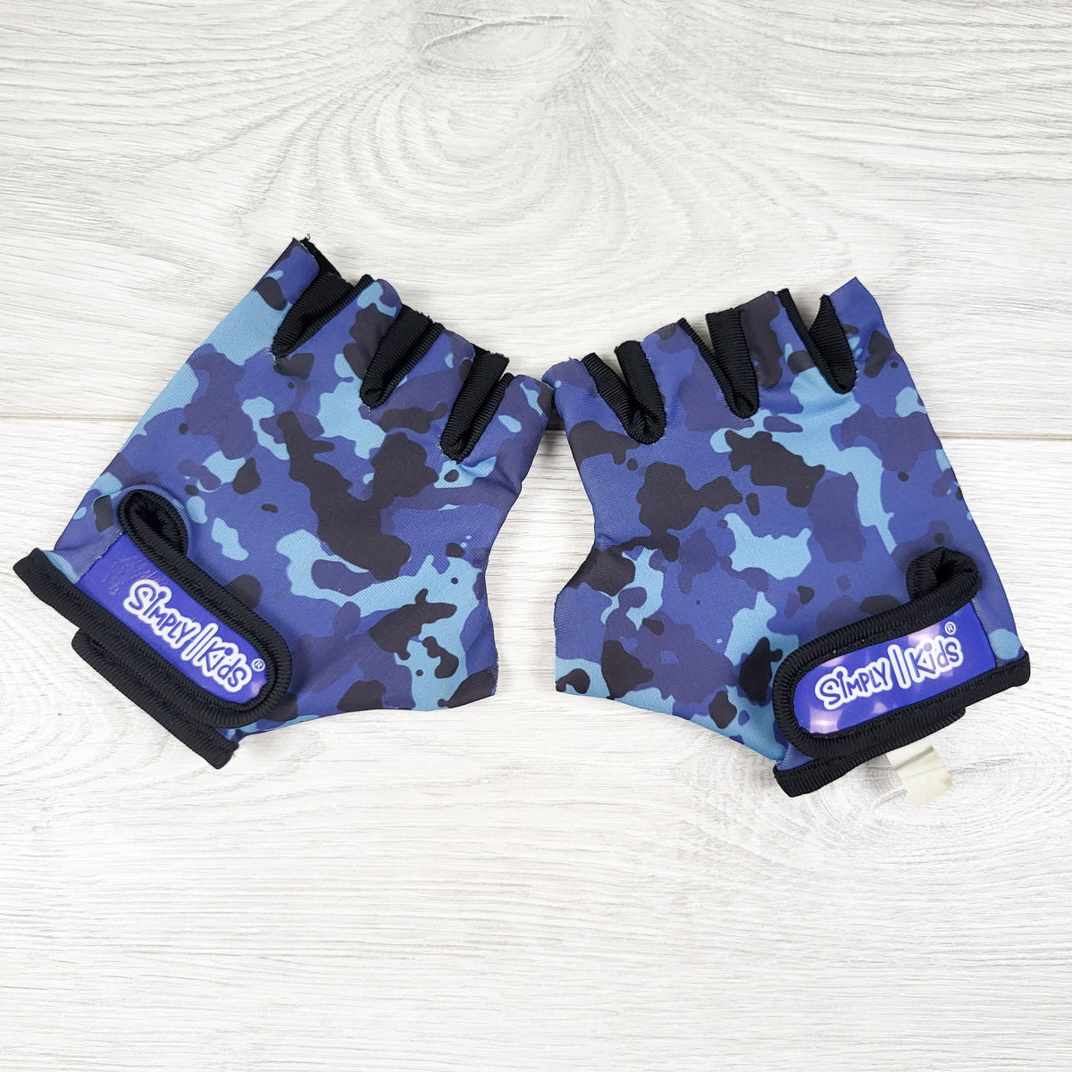 Simply Kids Fingerless Cycling Gloves - Size Medium (4 to 8 Years)