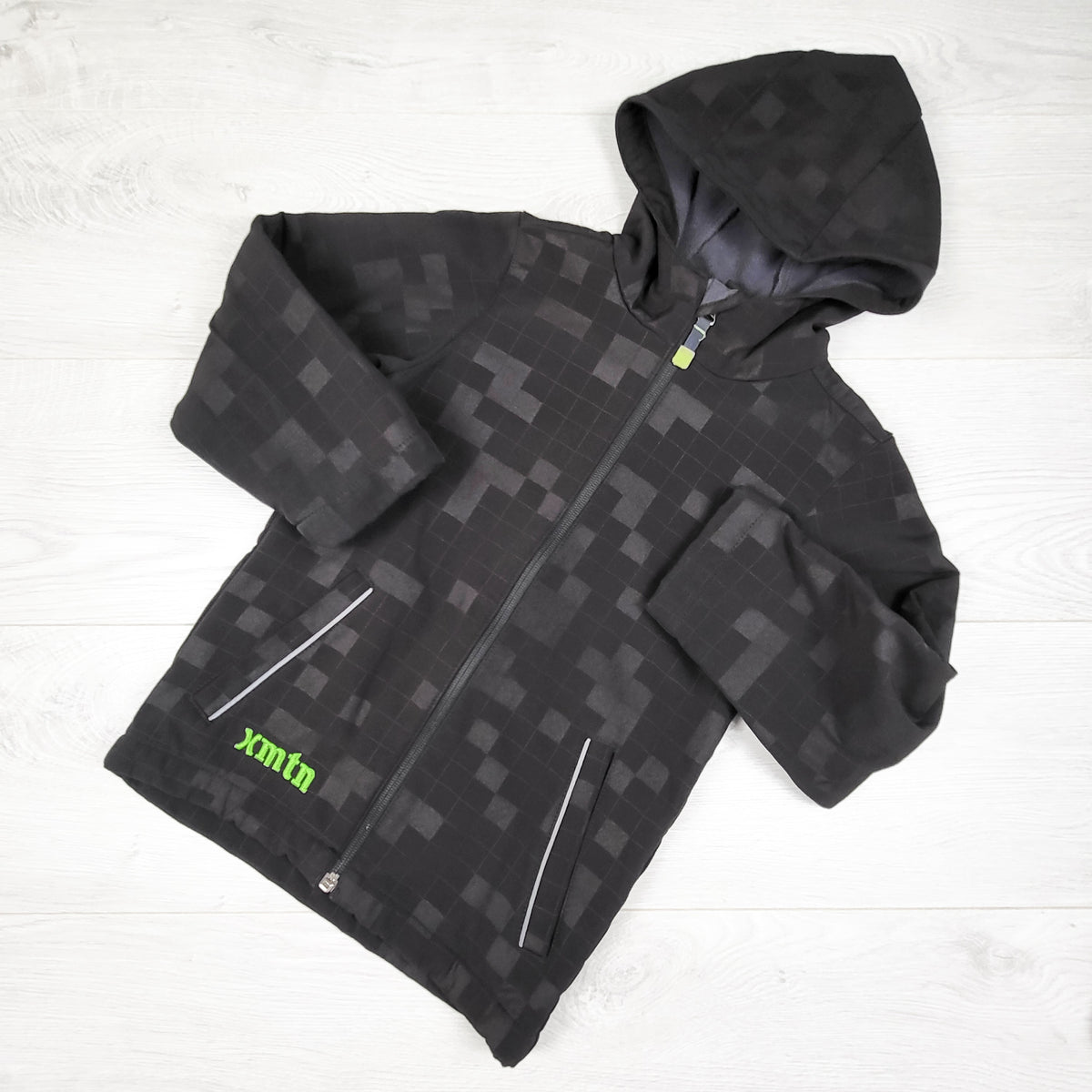 XMTN black patterned soft shell hooded rain jacket - Size 4/5T