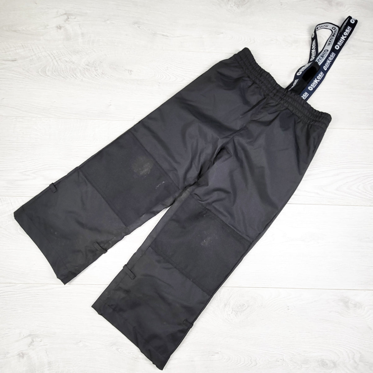 Oshkosh black lightweight snow pants - Size 5T
