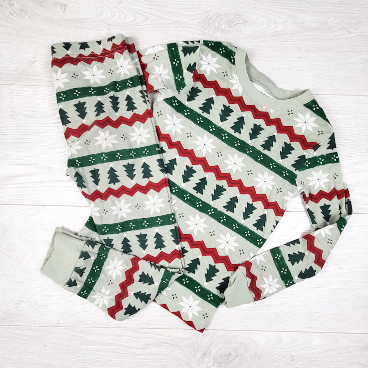 Carters green Winter patterned 2pc PJs - Size 5T