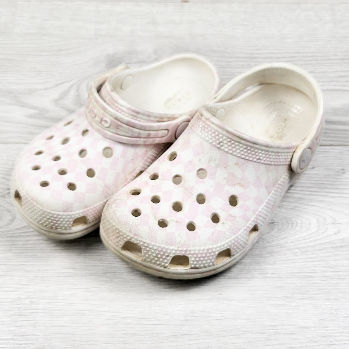 Checkerboard pattern genuine Crocs - size 12