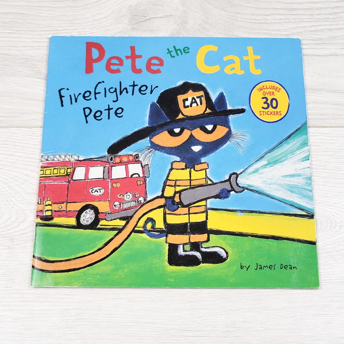 Pete the Cat: Firefighter Pete - soft cover book