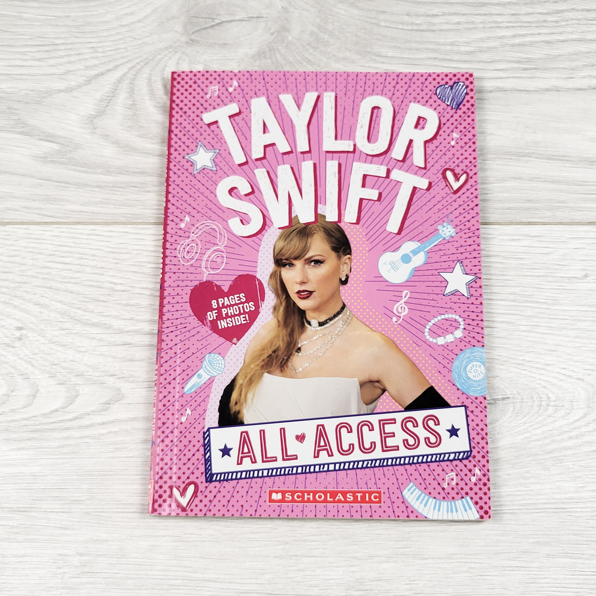 Taylor Swift All Access - soft cover chapter book