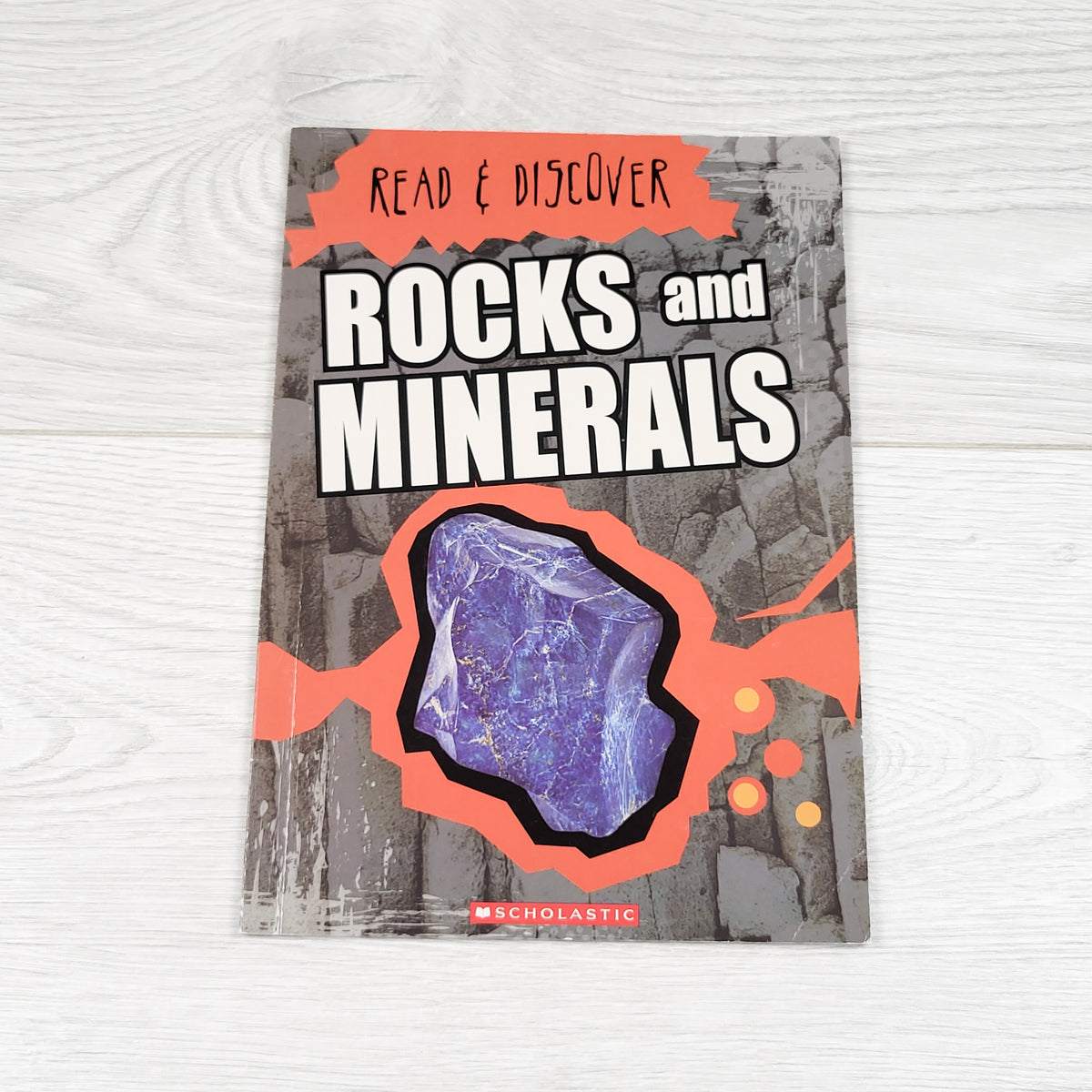 Read and Discover Rocks and Minerals - Soft cover book