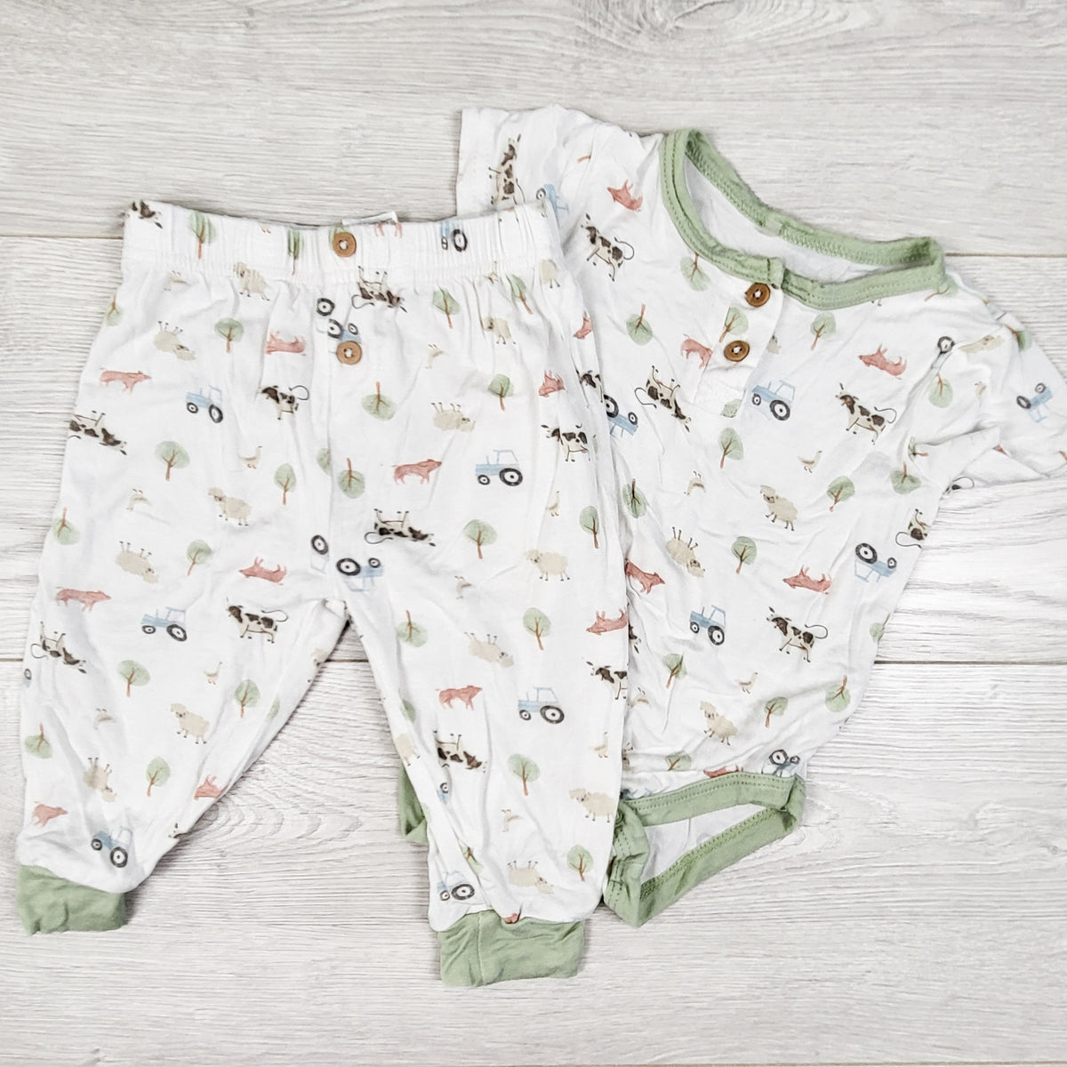 Milkberry 2pc bamboo set with farm theme - Size 6 to 9 months