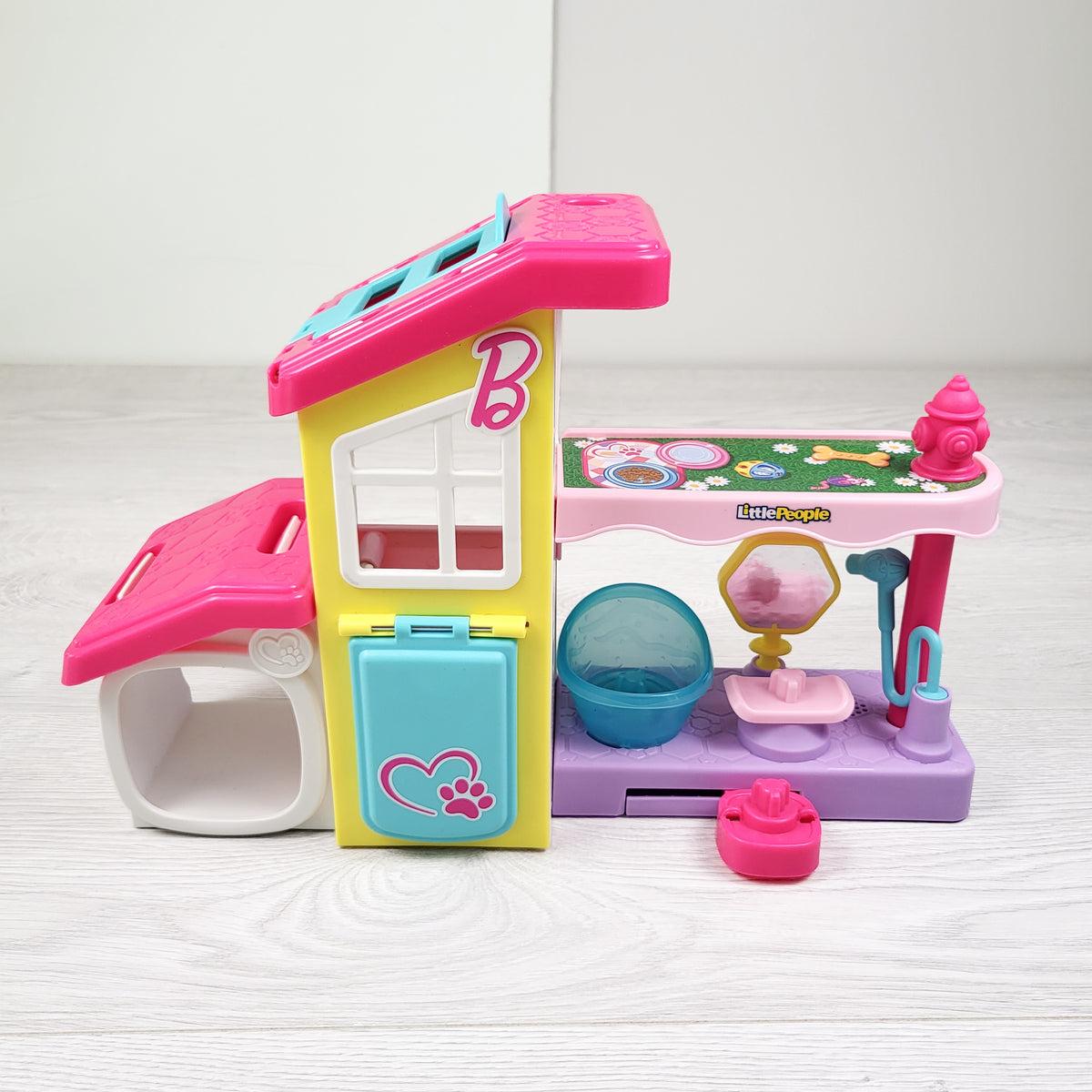 Fisher-Price Little People Barbie Play & Care Pet Spa Playset - sorry, no shipping