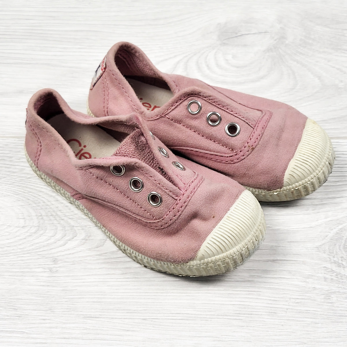 Cienta pink canvas laceless shoes - Size 24 (US size 7.5/8)