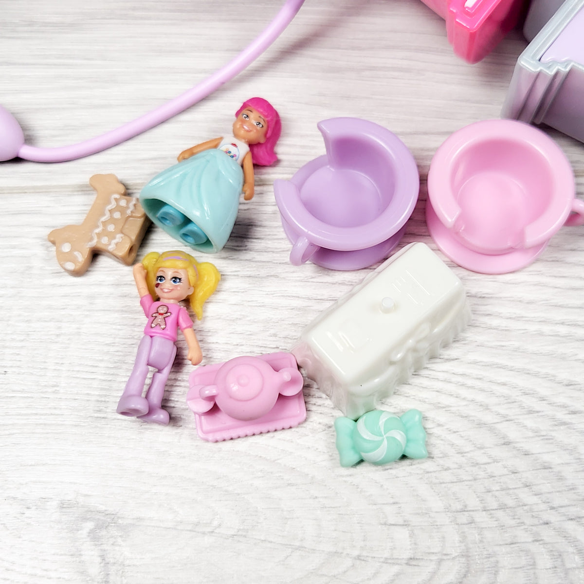 Polly Pocket Candy Cutie Gumball Compact Playset