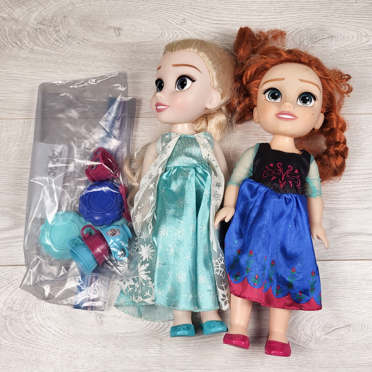 Frozen Anna and Elsa 14 inch dolls with tea set
