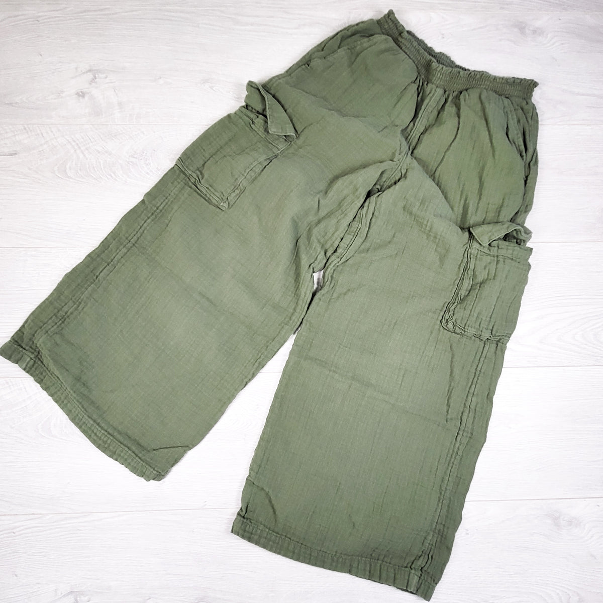H and M green muslin cotton wide leg pants - Size 10/12