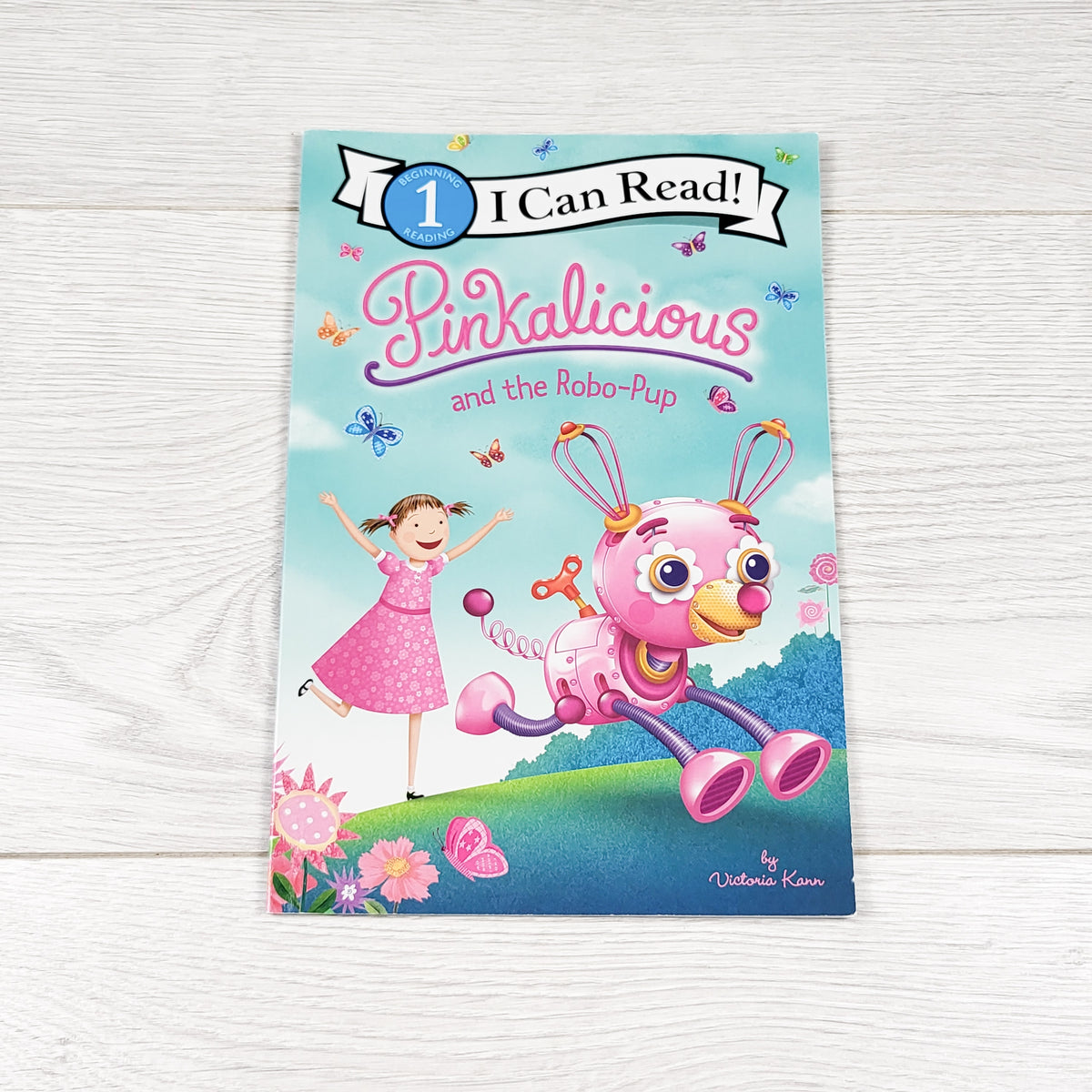 Pinkalicious and the Robo-Pup - soft cover early reader book
