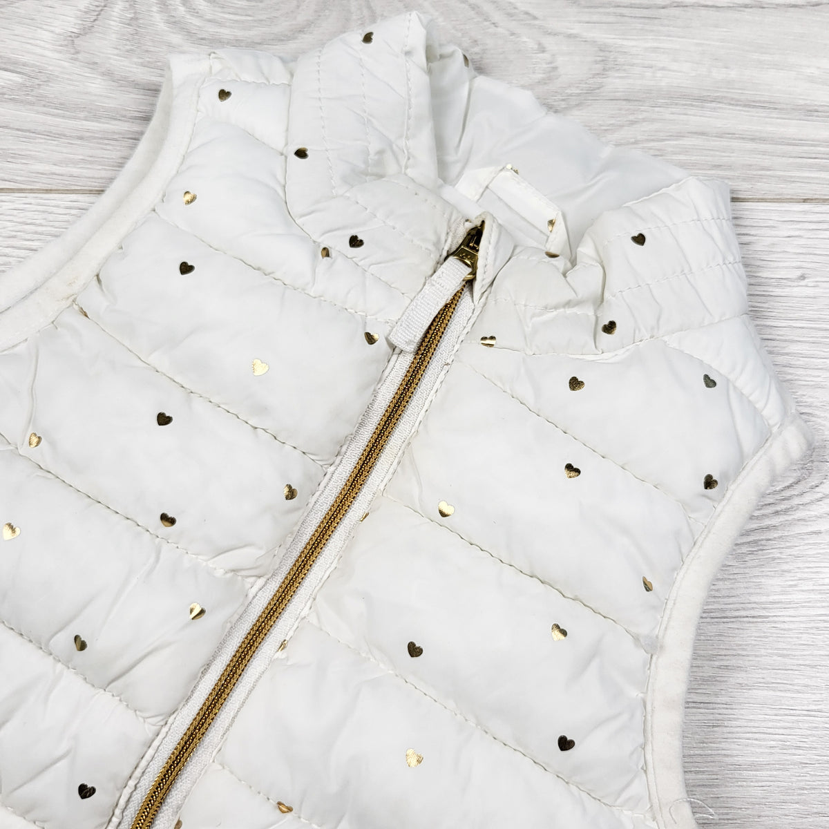 Children's Place white puffer vest with gold hearts - Size 12 to 18 months
