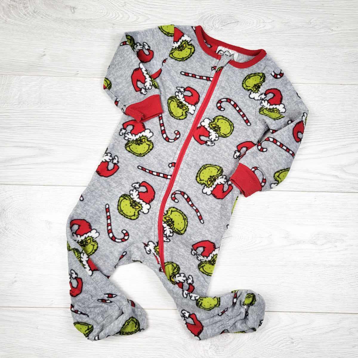 Grey zippered fleece Grinch sleeper - Sze 6 to 12 months