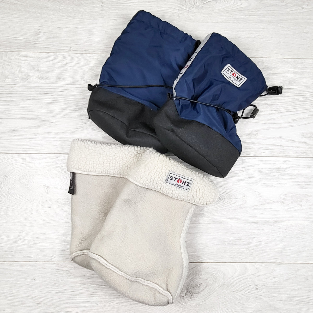 Stonz navy waterproof booties with fleece liners - Size large (1 to 2.5 Years)