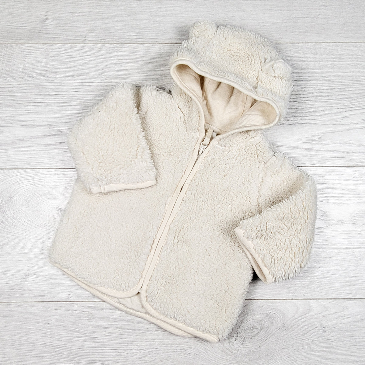 H and M cream coloured sherpa hooded jacket - Size 2 to 4 months