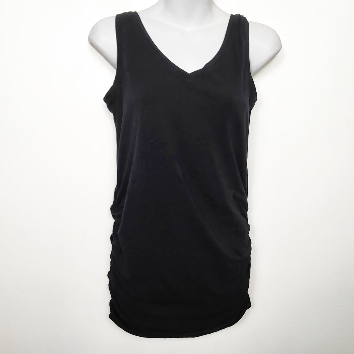 Thyme Maternity black v-neck tank top - Size Small