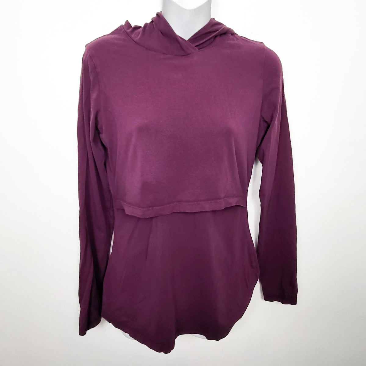 Momzelle classic nursing hoodie in berry colour - size small