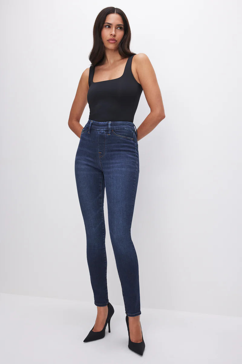 DPAR2 - Good American Power Strech pull on skinny jeans. ADULT size 0. Retail for $165 new