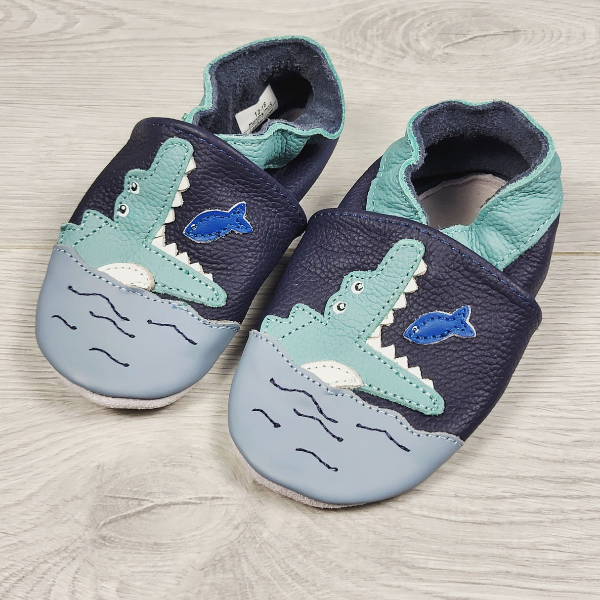 Robeez leather soft soled leather with alligators. Size 12-18 months