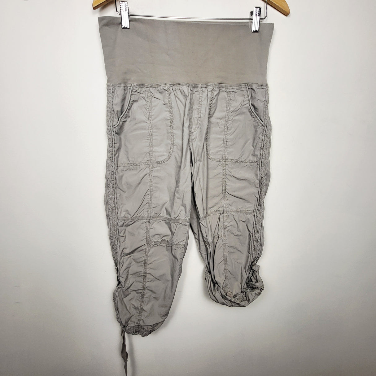 Calvin Klein capri maternity cargo pants. Size medium