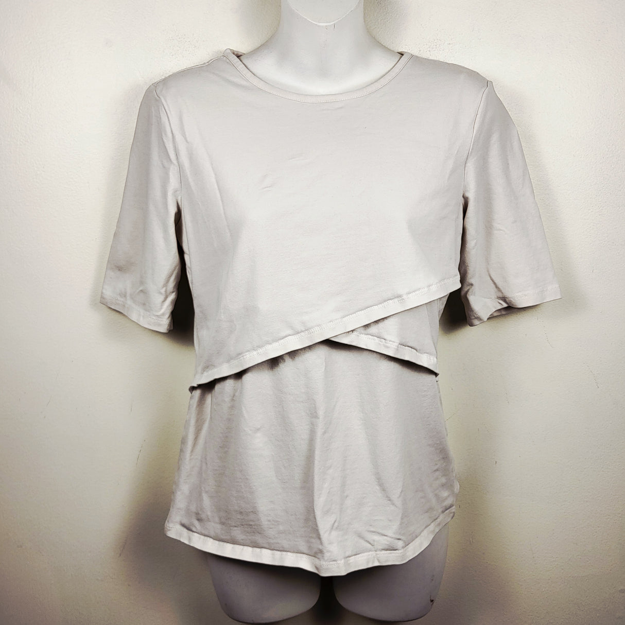 H and M cream colured nursing top. Size Medium